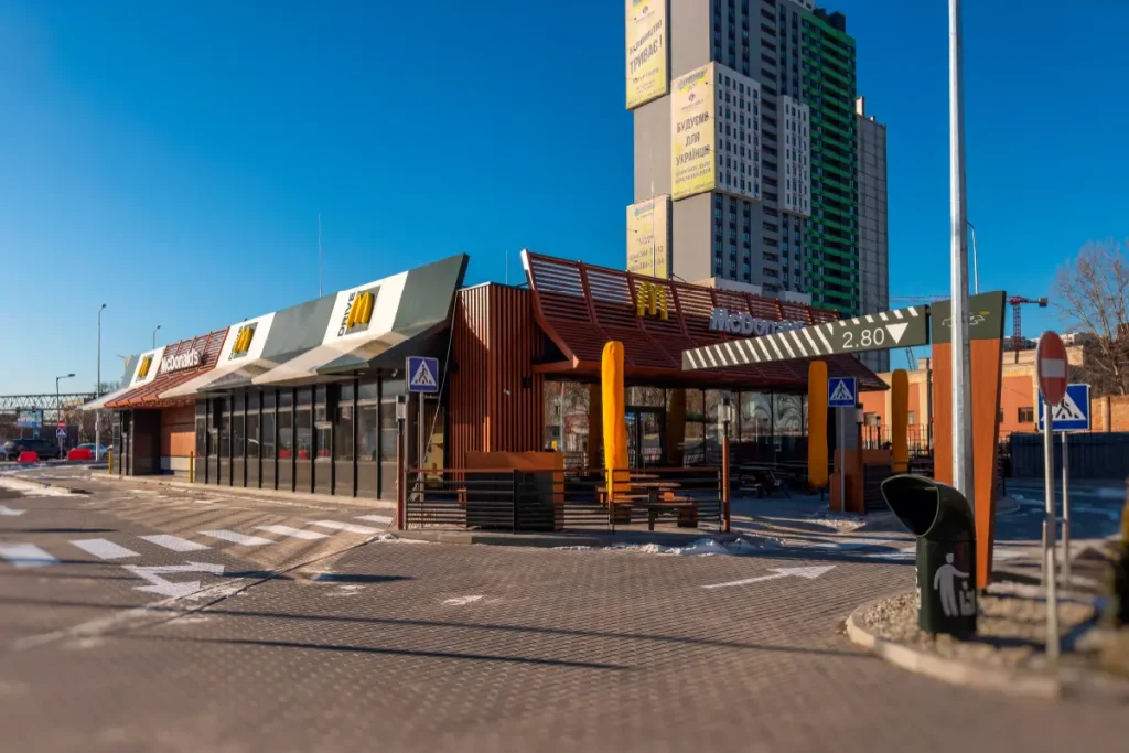 restaurant-mcdonalds-bazhana-5
